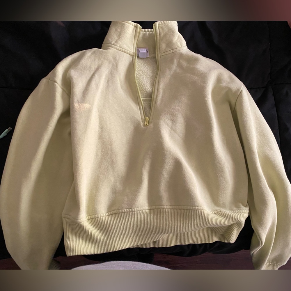Neon green sweater zip
